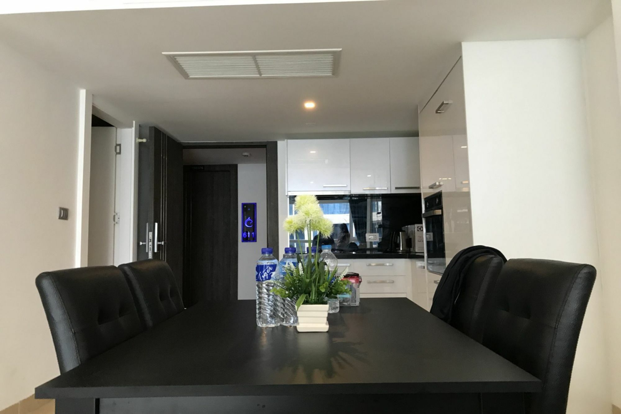 Uplus Avenue Residence Патая Екстериор снимка
