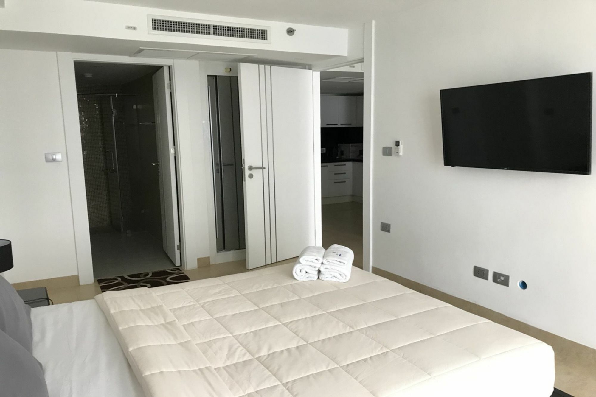 Uplus Avenue Residence Патая Екстериор снимка
